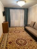 2-комнатная квартира (8 мкр., Октябрьский район, г. Бишкек), помесячно