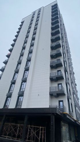 3-комнатная квартира, Сухэ Батора-Юнусалиева (7 мкр., Октябрьский район, г. Бишкек)