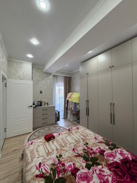 2-комнатная квартира, Гражданская-Алма-Атинская (мкр. Восток-5, Свердловский район, г. Бишкек)