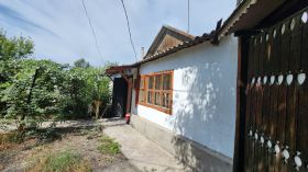 4-комнатный дом (65.00м<sup>2</sup>, 9.73 соток) , Жибек Жолу-Лермонтова(р-н Жибек-Жолу – Курманжан Датка, Свердловский район, г. Бишкек)
